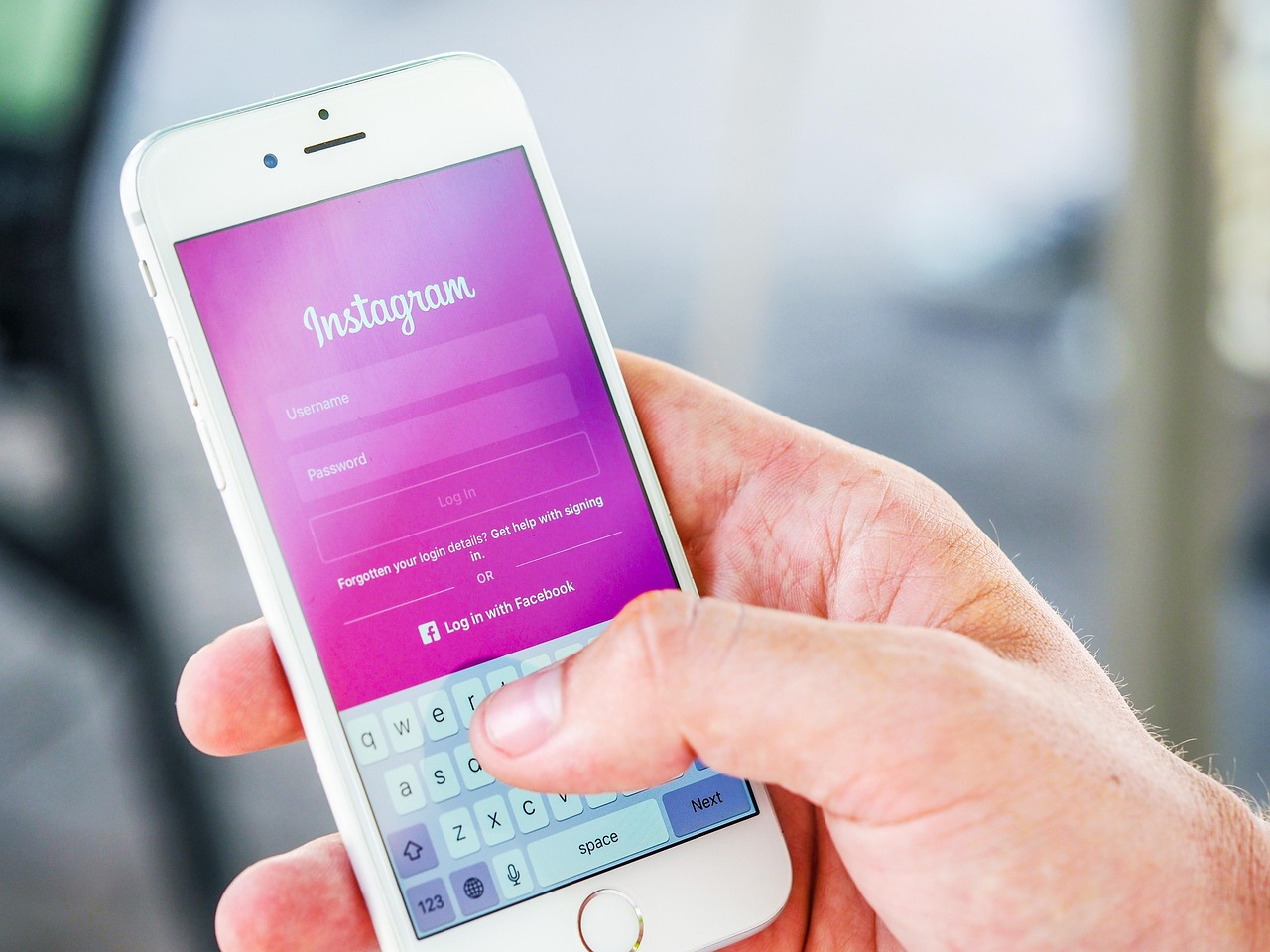 The Algorithmic Shift Shaping Digital Human Connection