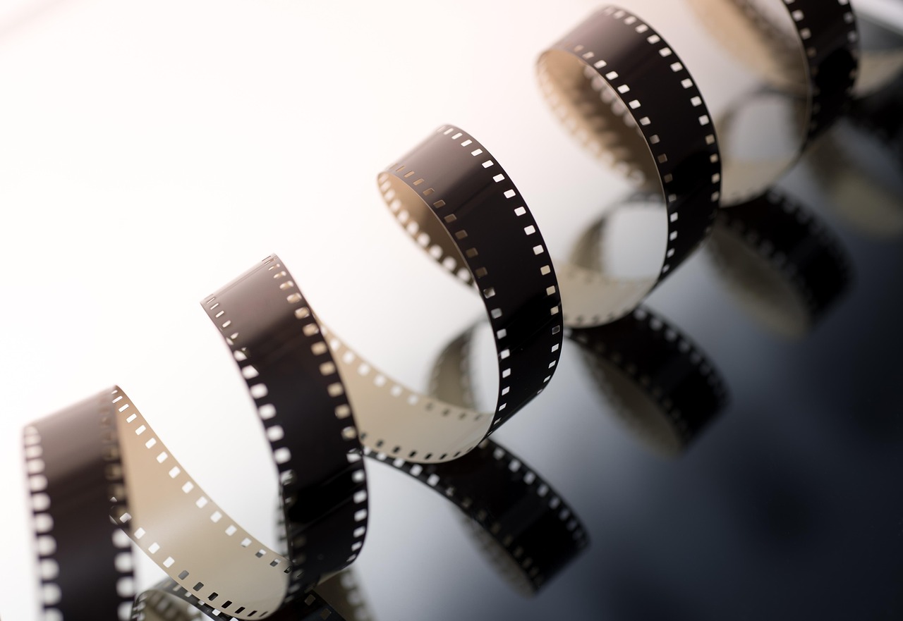 Beyond The Meet-Cute: Deconstructing Modern Cinematic Intimacy